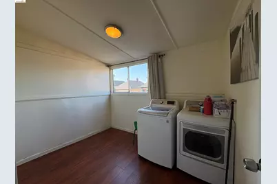 2021 Mitchell St, Oakland, CA 94601 - Photo 15