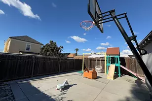 2021 Mitchell St, Oakland, CA 94601 - Photo 17