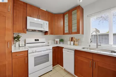 34597 Bluestone Cmn, Fremont, CA 94555 - Photo 11