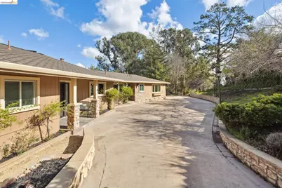 4450 Turner Ave, Oakland, CA 94605 - Photo 3