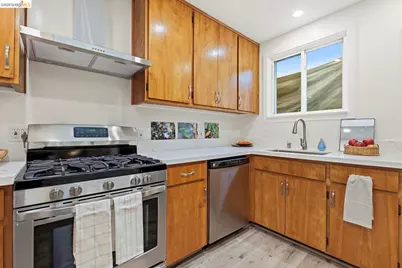 946 Kains Ave, Albany, CA 94706 - Photo 13