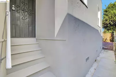 5718 Adeline St, Oakland, CA 94608 - Photo 37