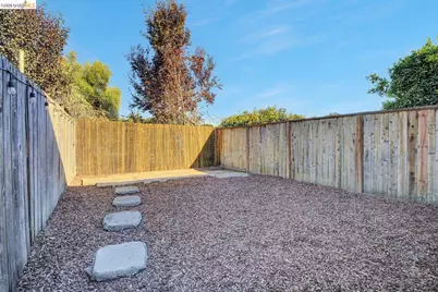 5718 Adeline St, Oakland, CA 94608 - Photo 15