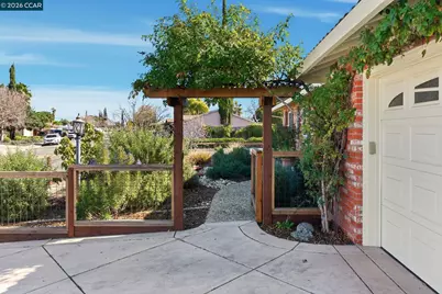 1194 Ventura Dr, Pittsburg, CA 94565 - Photo 3