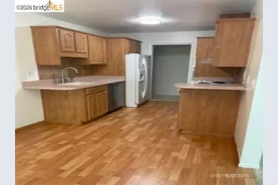 398 Adams St #204, Oakland, CA 94610 - Photo 5