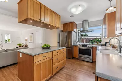 5861 Bernhard Ave, Richmond, CA 94805 - Photo 11