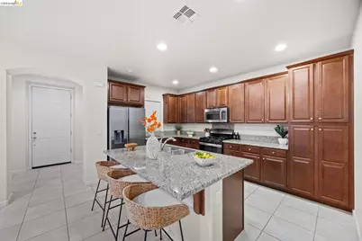 708 Marquis Way, Mountain House, CA 95391 - Photo 7