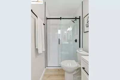 2956 Mullens Dr, Richmond, CA 94806 - Photo 17