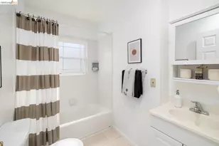 1082 16th St, Oakland, CA 94607 - Photo 19