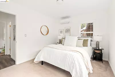 1082 16th St, Oakland, CA 94607 - Photo 17