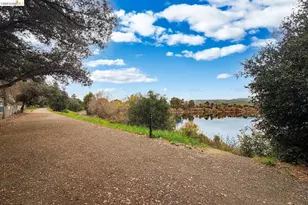 36957 Reynolds Dr, Fremont, CA 94536 - Photo 39