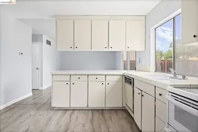 36957 Reynolds Dr, Fremont, CA 94536 - Photo 9