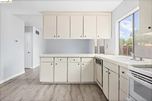 36957 Reynolds Dr, Fremont, CA 94536 - Photo 9