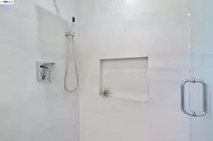 800 Trestle Glen Rd, Oakland, CA 94610 - Photo 21