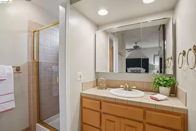 2758 Wexford Dr, Concord, CA 94519 - Photo 17