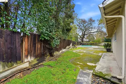 2758 Wexford Dr, Concord, CA 94519 - Photo 31