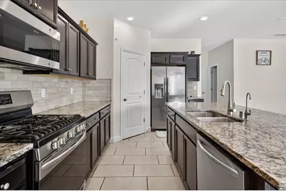 5986 Pitt Ave, Fresno, CA 93727 - Photo 19