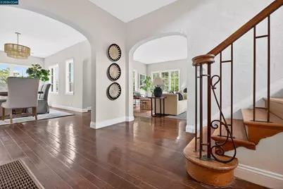 5906 Bruns Ct, Oakland, CA 94611 - Photo 3