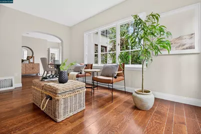 5906 Bruns Ct, Oakland, CA 94611 - Photo 9