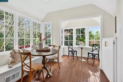 5906 Bruns Ct, Oakland, CA 94611 - Photo 15