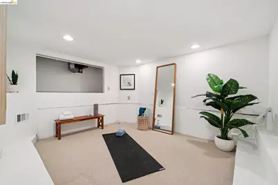 741 Grosvenor Pl, Oakland, CA 94610 - Photo 35