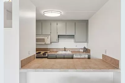 1 Kelton Ct #8J, Oakland, CA 94611 - Photo 15