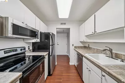 300 Civic Dr #403, Walnut Creek, CA 94596 - Photo 9