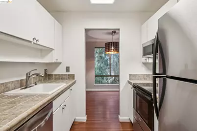 300 Civic Dr #403, Walnut Creek, CA 94596 - Photo 11