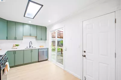 1497 Via Manzanas, San Lorenzo, CA 94580 - Photo 11