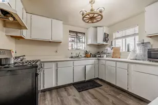 252 Clover Rd, Tracy, CA 95376 - Photo 9