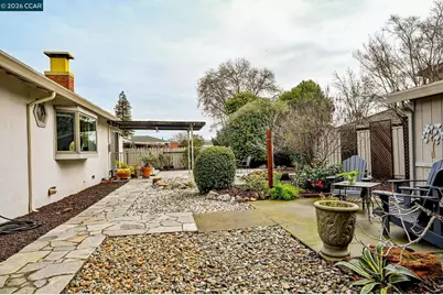 2036 Rockne Dr, Concord, CA 94518 - Photo 25