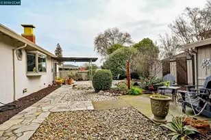 2036 Rockne Dr, Concord, CA 94518 - Photo 25