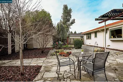 2036 Rockne Dr, Concord, CA 94518 - Photo 27