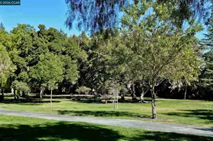 2036 Rockne Dr, Concord, CA 94518 - Photo 35