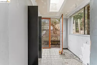 253 Hartford St, San Francisco, CA 94114 - Photo 15