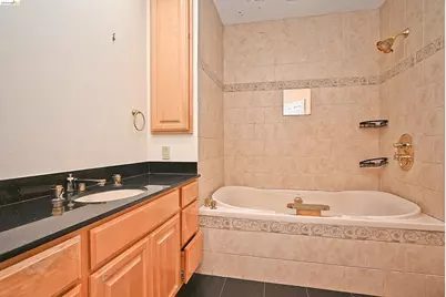 100 Gaven St, San Francisco, CA 94134 - Photo 25