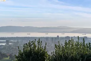 11 Hawks Hill Ct, Oakland, CA 94618 - Photo 33