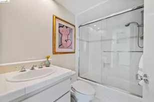 11 Hawks Hill Ct, Oakland, CA 94618 - Photo 51