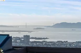 11 Hawks Hill Ct, Oakland, CA 94618 - Photo 31