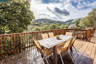 28 Southwood Dr, Orinda, CA 94563 - Photo 41