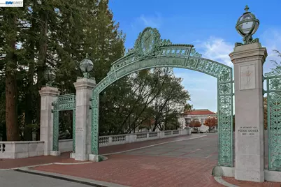 968 62nd St, Oakland, CA 94608 - Photo 51