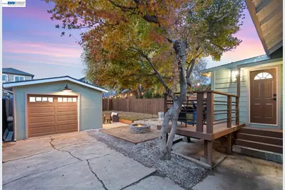 968 62nd St, Oakland, CA 94608 - Photo 27