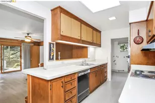 558 Lakewood Cir, Walnut Creek, CA 94598 - Photo 11