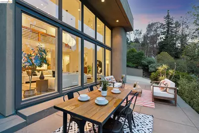 104 Capricorn Ave, Oakland, CA 94611 - Photo 57