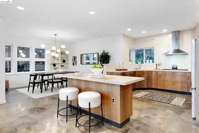 104 Capricorn Ave, Oakland, CA 94611 - Photo 19