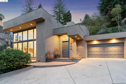 104 Capricorn Ave, Oakland, CA 94611 - Photo 59