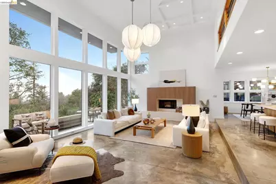 104 Capricorn Ave, Oakland, CA 94611 - Photo 9