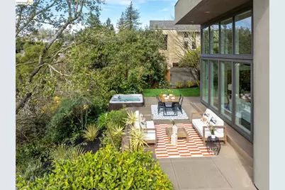 104 Capricorn Ave, Oakland, CA 94611 - Photo 43