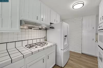 27889 Farm Hill Dr, Hayward, CA 94542 - Photo 17