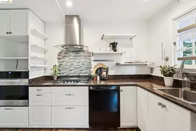 5922 Bruns Ct, Oakland, CA 94611 - Photo 57